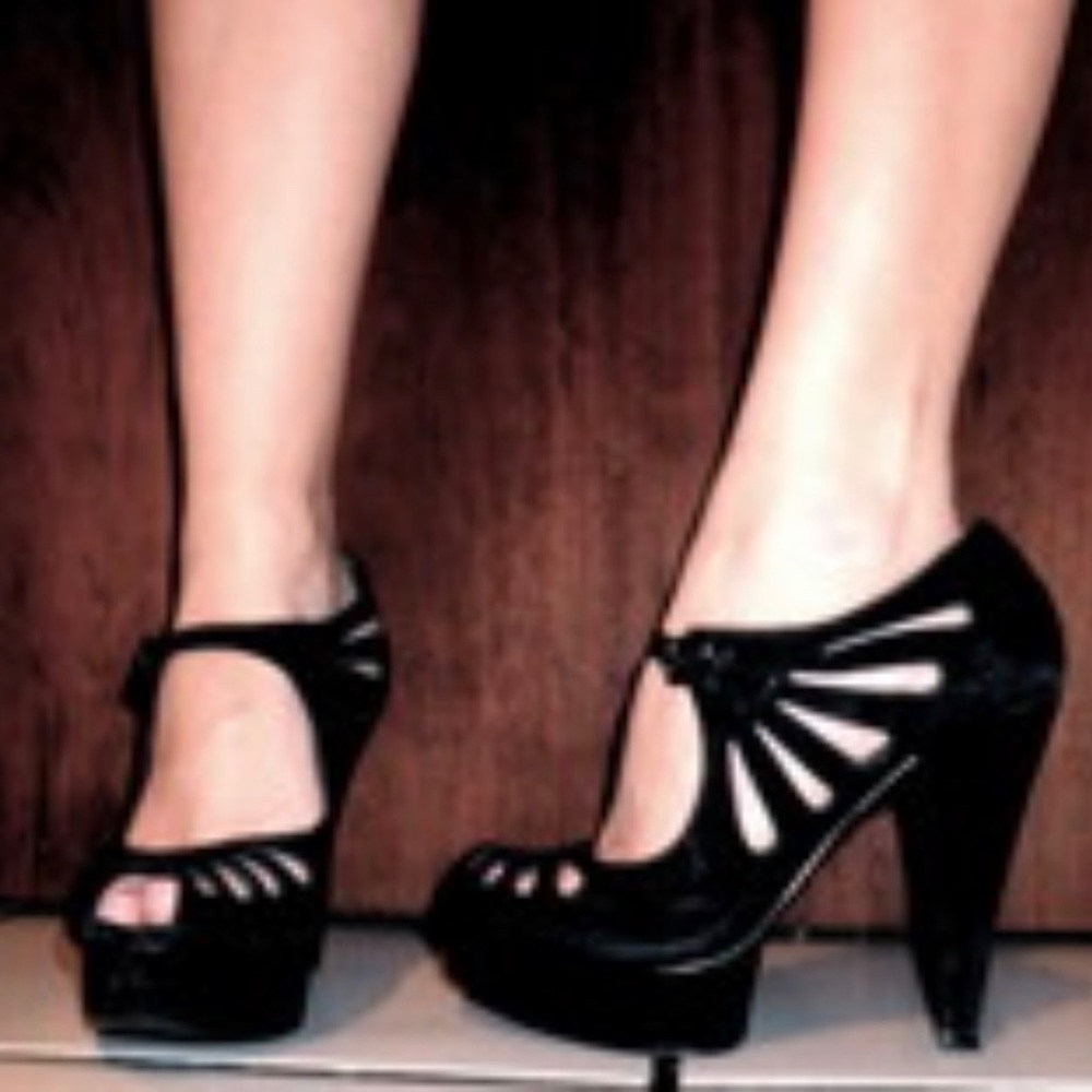 Nine west decode black pumps